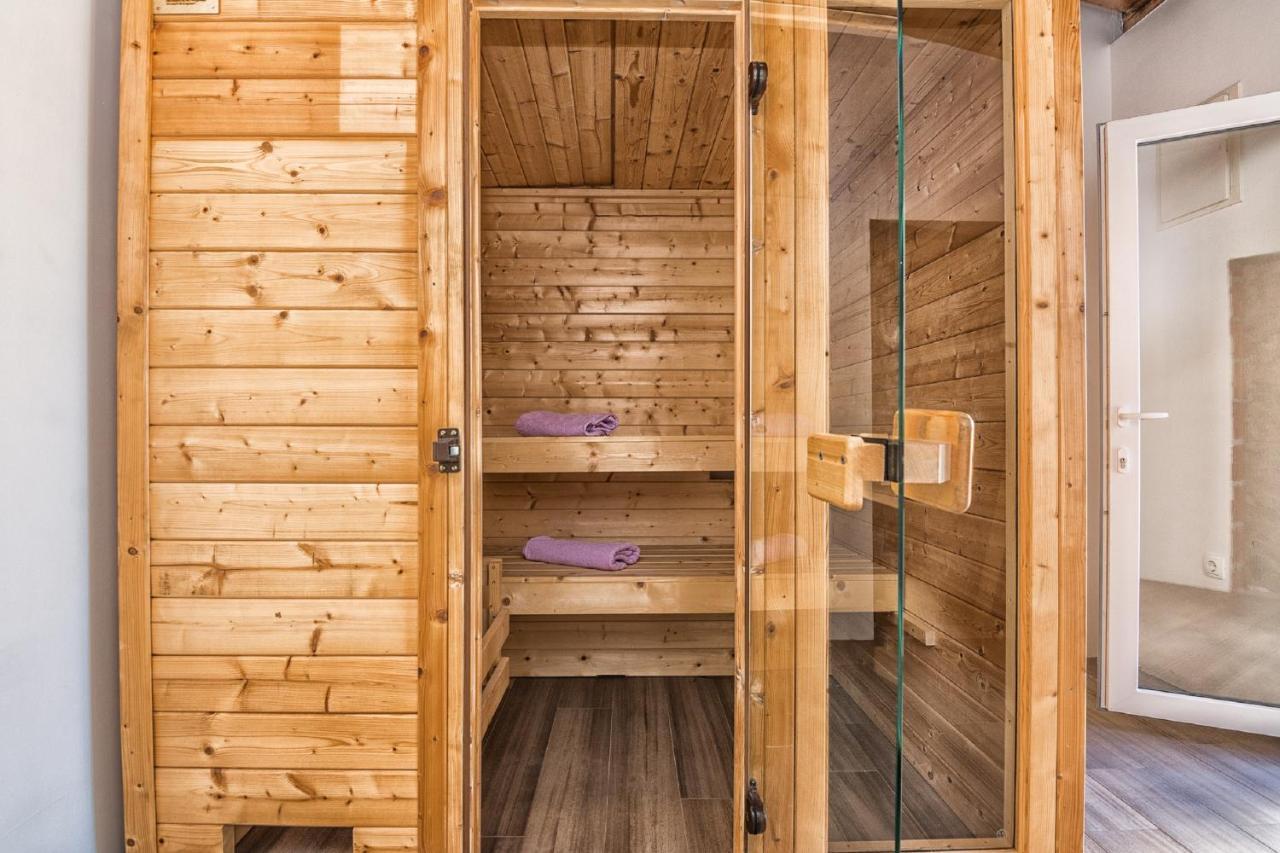 Holiday Home Tower With Private Pool, Sauna And Quads Smilcic Exterior foto